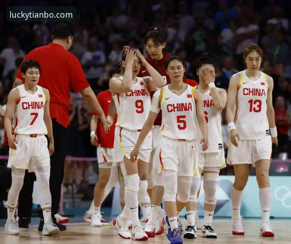 中国女篮战术变阵与阵容深度解析：一场胜利背后的战略博弈